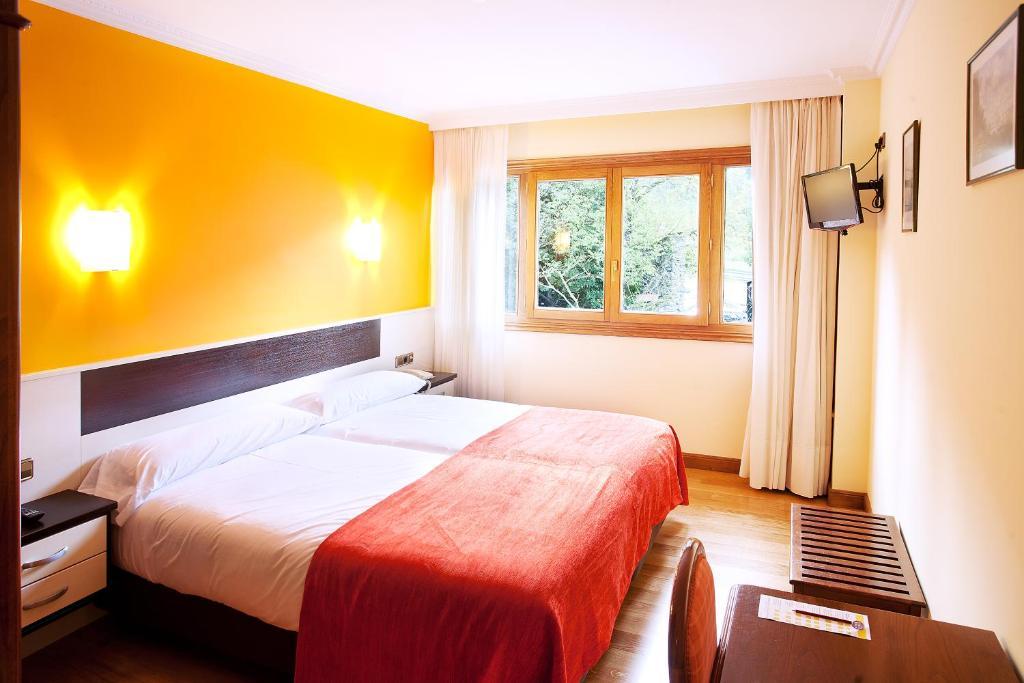 Hotel Venta De Etxalar Room photo