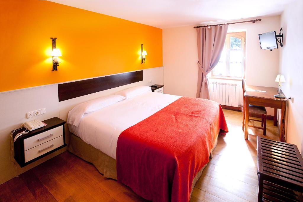 Hotel Venta De Etxalar Room photo