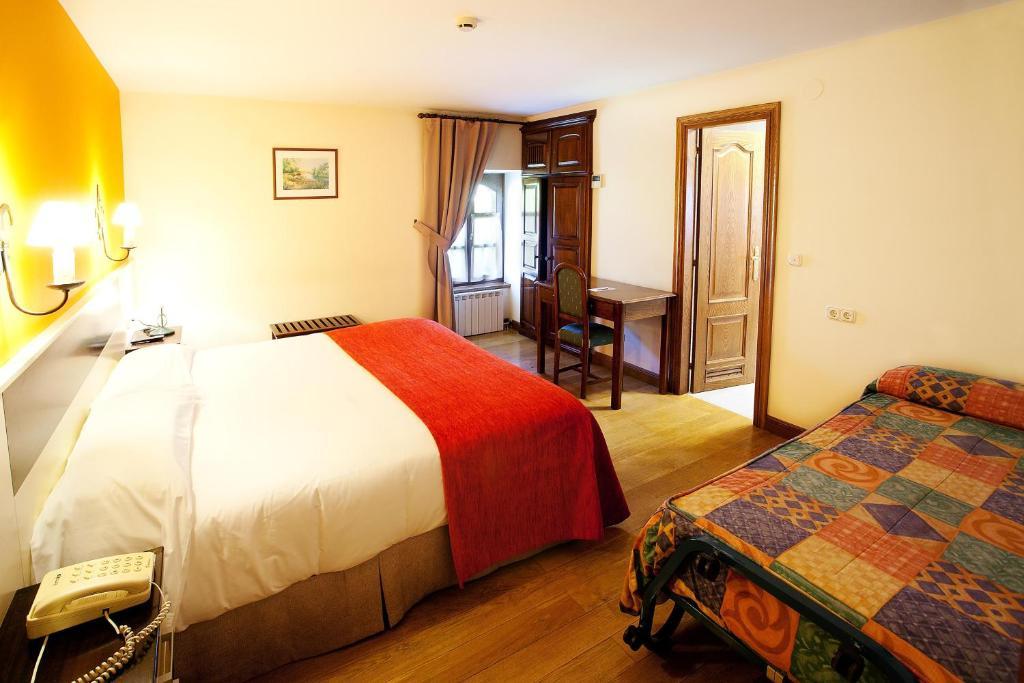 Hotel Venta De Etxalar Room photo